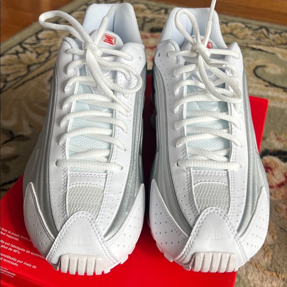 New Nike Shox R4 Sneakers - Picture 8 of 12